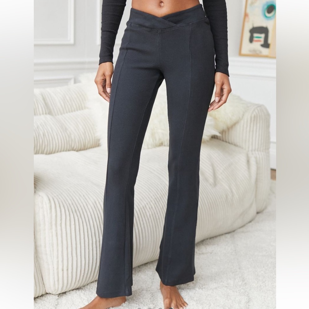 Out from under Lola V front lounge pant